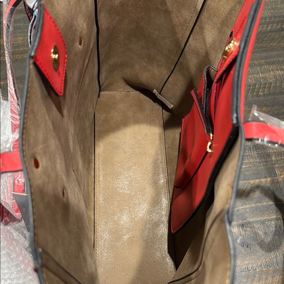 Mondani Red Tote Bag with Twilly accent - Picture 6 of 7